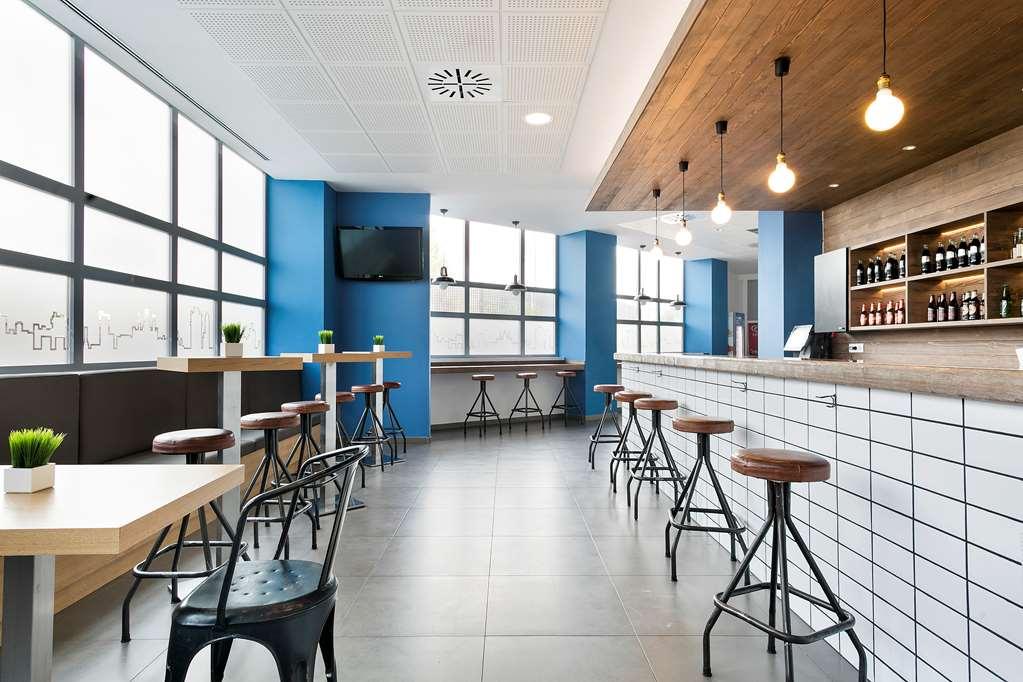 Apartamentos Tryp Madrid Airport Suites מסעדה תמונה