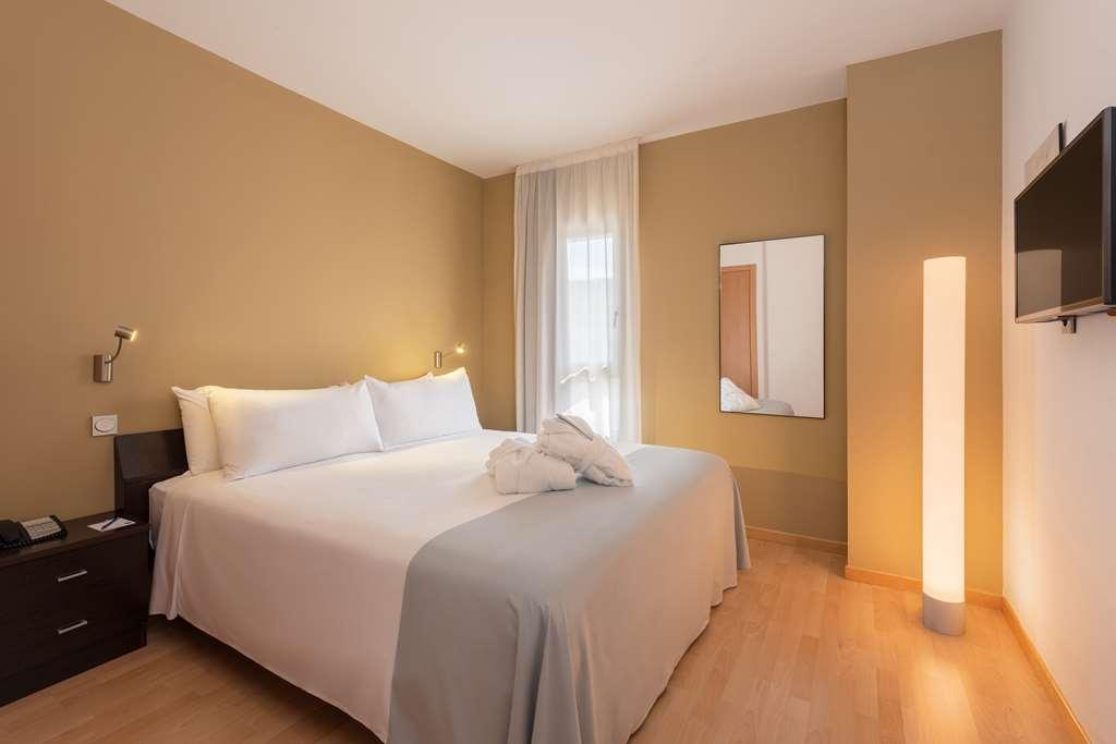 Apartamentos Tryp Madrid Airport Suites חדר תמונה