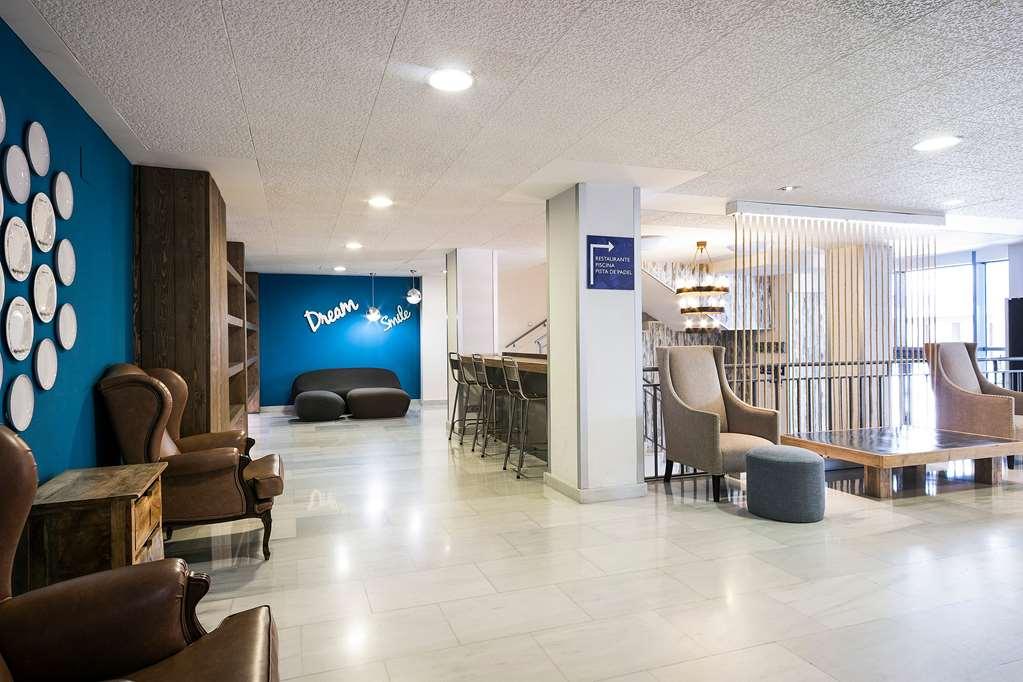 Apartamentos Tryp Madrid Airport Suites מראה חיצוני תמונה