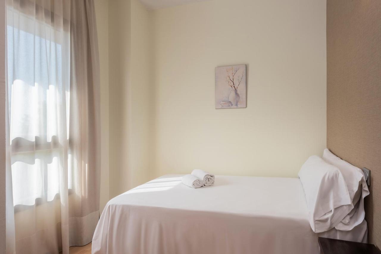 Apartamentos Tryp Madrid Airport Suites מראה חיצוני תמונה