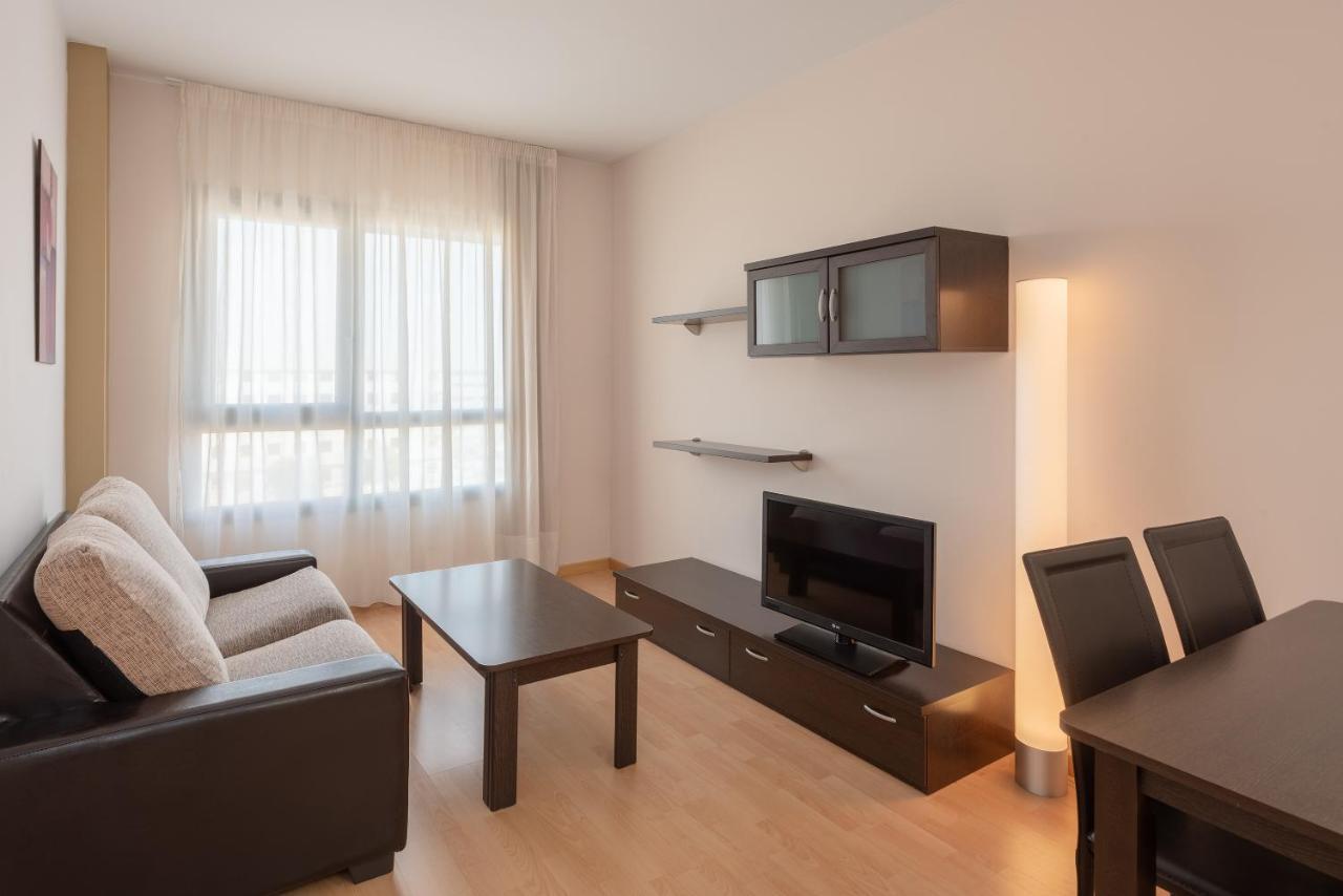 Apartamentos Tryp Madrid Airport Suites מראה חיצוני תמונה