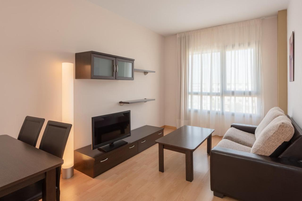 Apartamentos Tryp Madrid Airport Suites מראה חיצוני תמונה